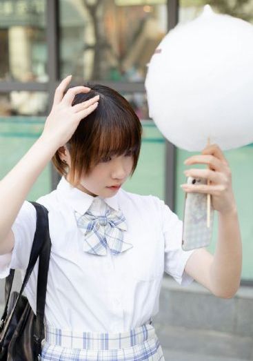 年轻漂亮的学生4_720全集免费观看
